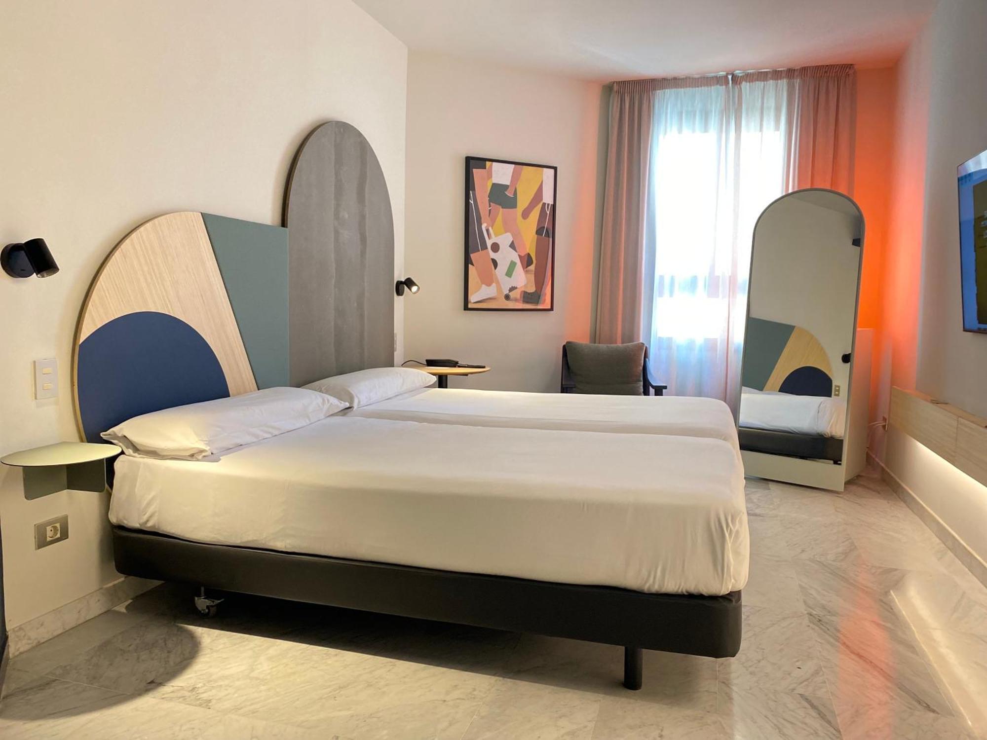 Onix Fira Hotell Barcelona Exteriör bild