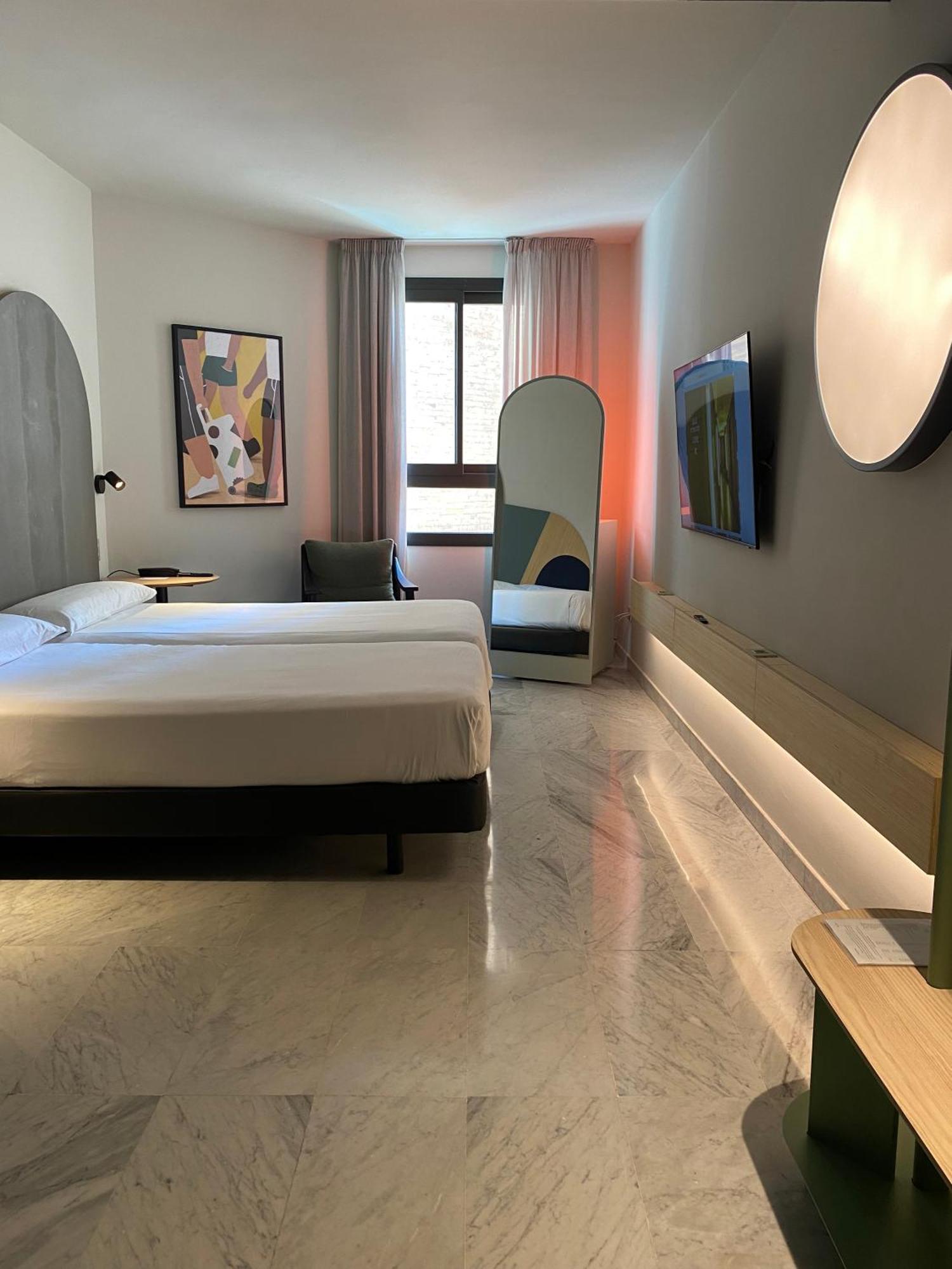 Onix Fira Hotell Barcelona Exteriör bild