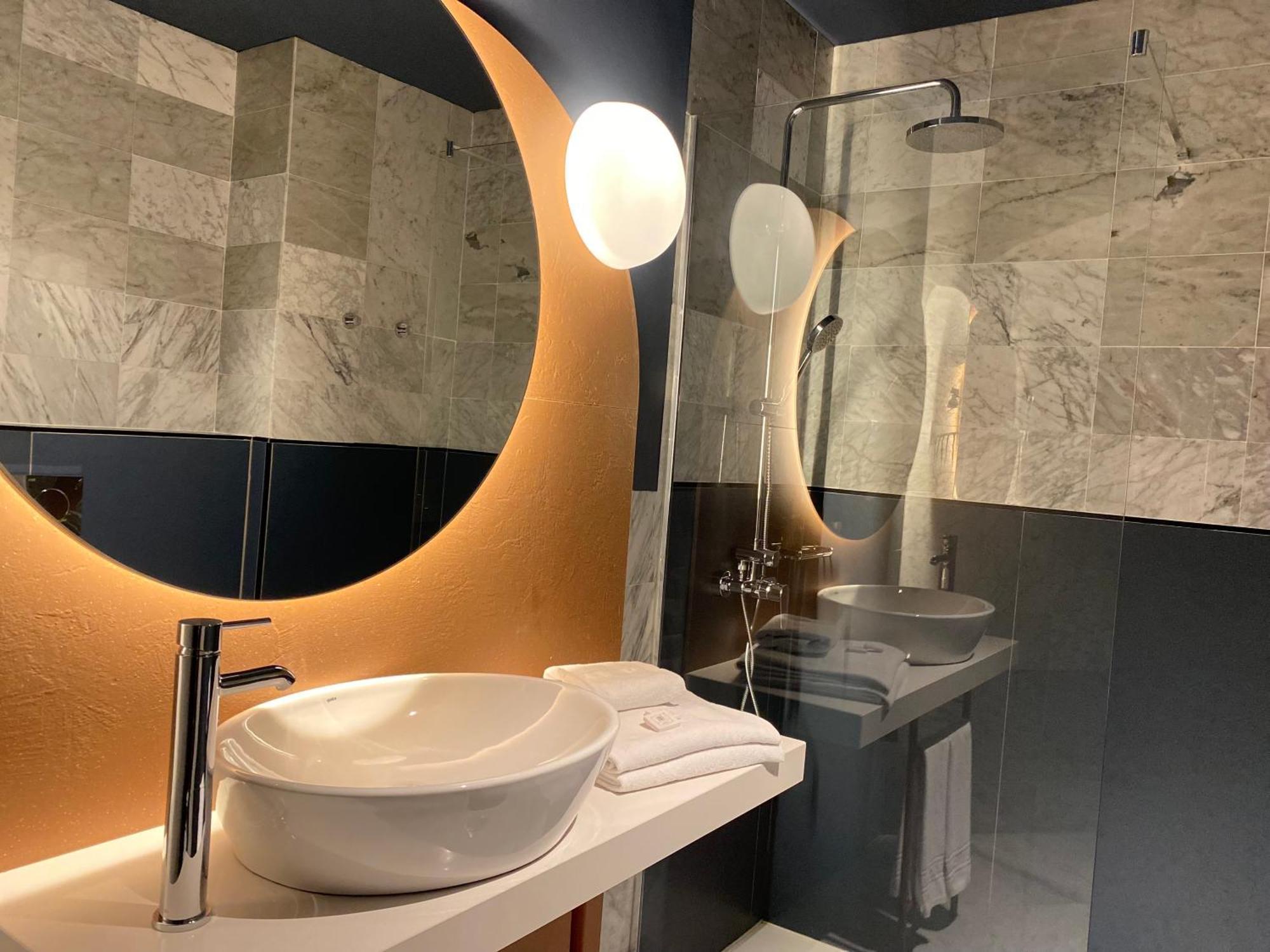 Onix Fira Hotell Barcelona Exteriör bild